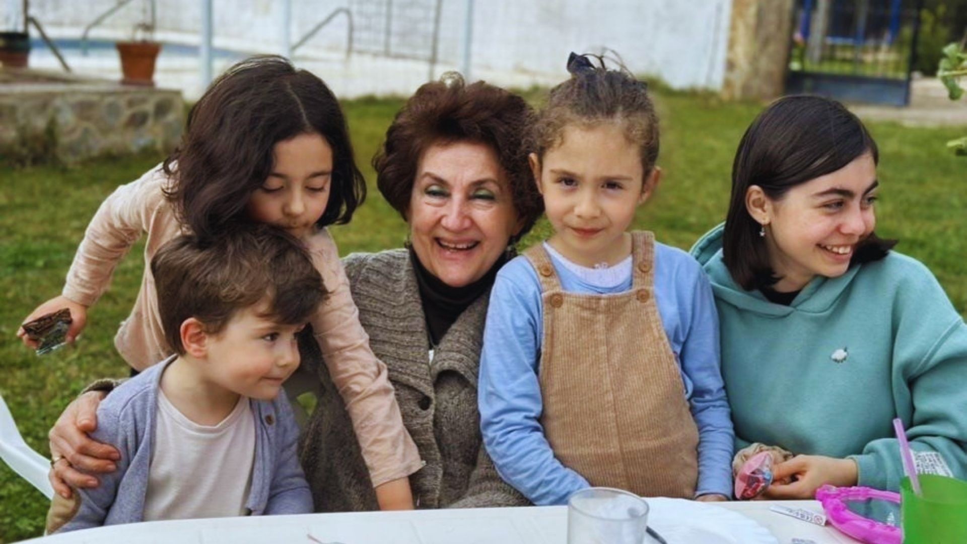 Abuelas: segundas madres eternas (02/05/2026)